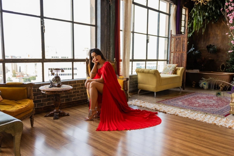 CANTORA LOCAL LANÇA CLIPE E DUAS MÚSICAS AUTORAIS