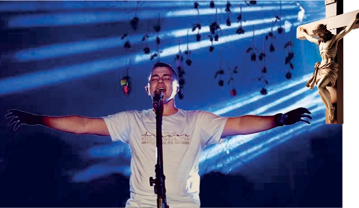 “OS BRAÇOS DE CRISTO ESTAVAM PRESOS NA CRUZ, MAS ABERTOS PARA ME ABRAÇAR”