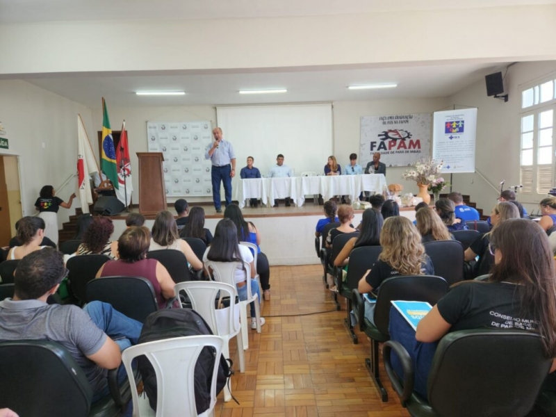 GESTÃO DO TRABALHO E EDUCAÇÃO EM SAÚDE