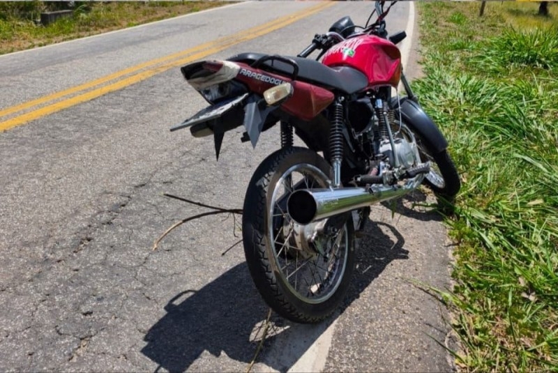 MOTOCICLISTA INABILITADO É DETIDO