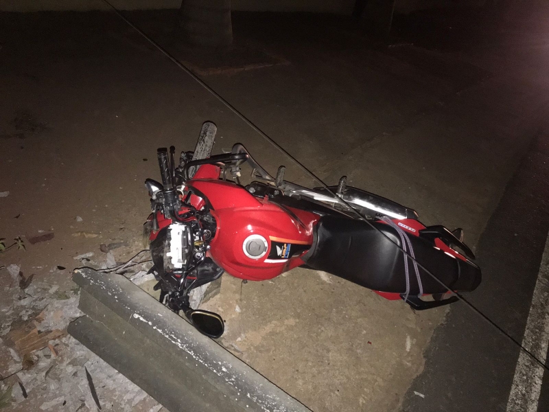 BATIDA DE DUAS MOTOS, EM PLENA PONTE GRANDE