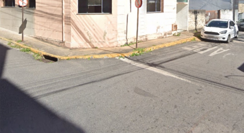 MOTOCICLISTA FERIDA EM ACIDENTE, NO CENTRO