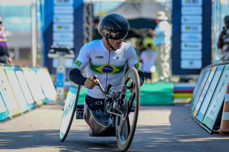 PARACICLISTA LOCAL PULA DO 7º PARA O 4º LUGAR DO MUNDO