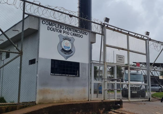 DETENTO É ENFORCADO DENTRO DA CELA